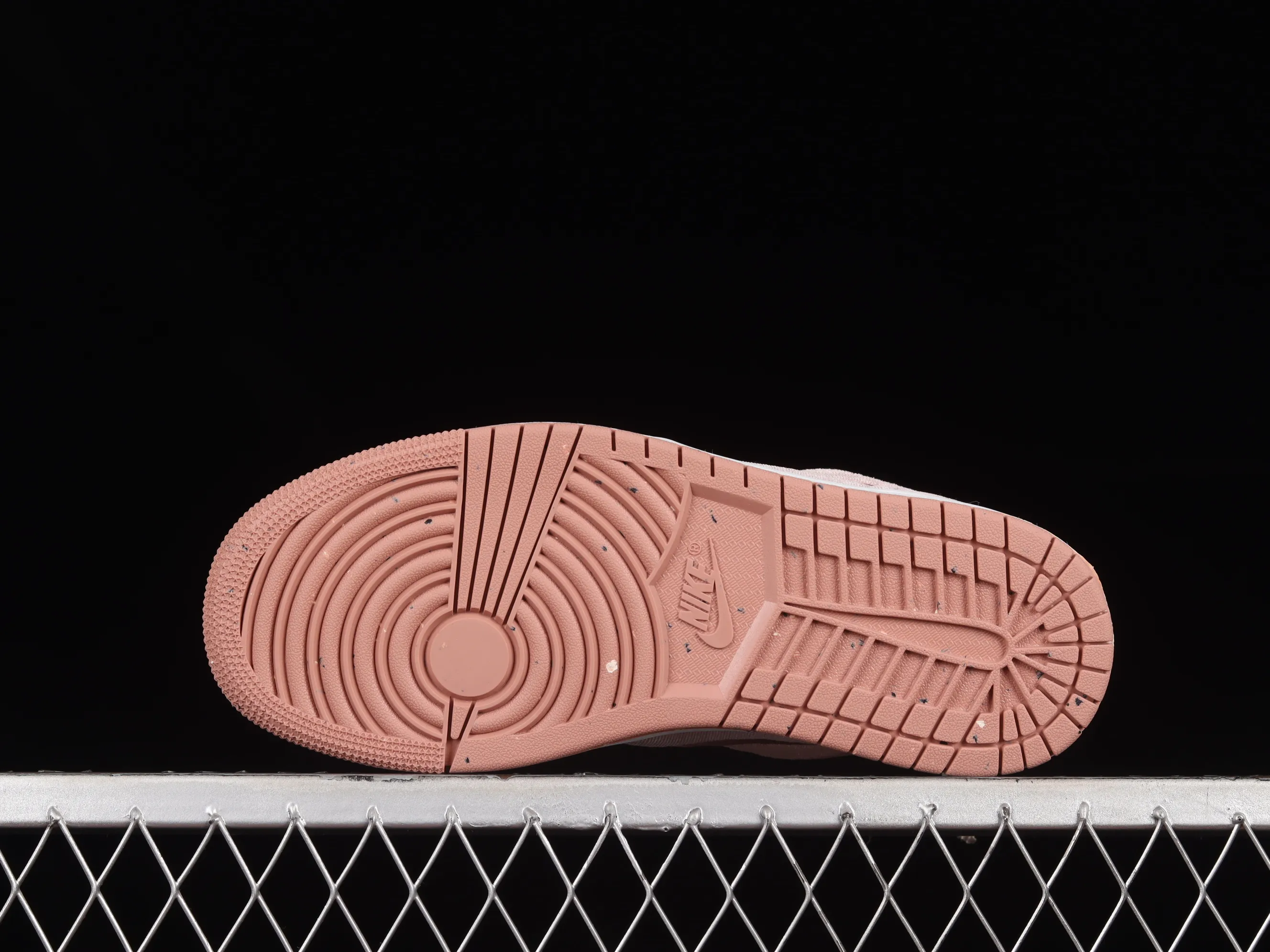 All categories Air Jordan Jordan series basketball shoes Air Jordan 1 Low G version pure original Air Jordan 1 Low "Pink Velvet" AJ1 Joe 1 velvet pink low-top basketball shoes DQ8396-600